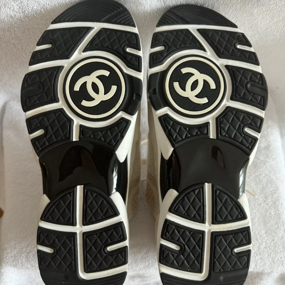 CHANEL WOMEN’S CC LOW-TOP SNEAKERS SUEDE AND KNIT FABRIC 42 - Picture 13 of 13
